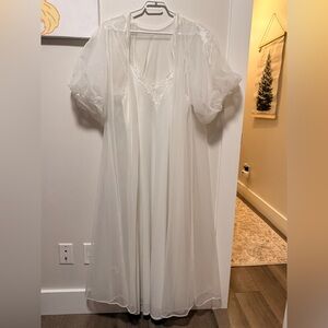 Elegant White Nightgown 2pc set